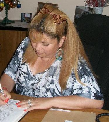 Gabriela Palacios (Empleada Administrativa)