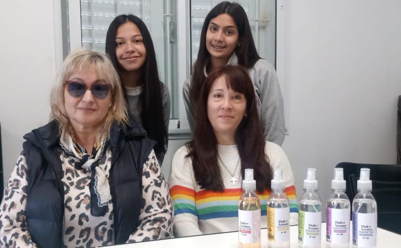 Docentes y alumnas vinculadas al proyecto