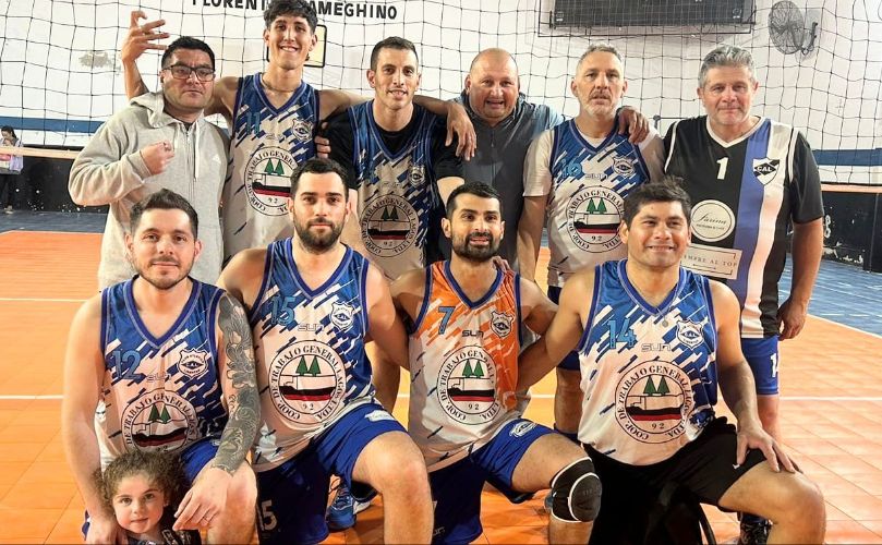 Uno de los equipos de Voley a cargo de Marcelo Cáceres 