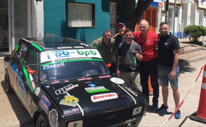 Hernan junto al equipo de 'Piccoli Racing'