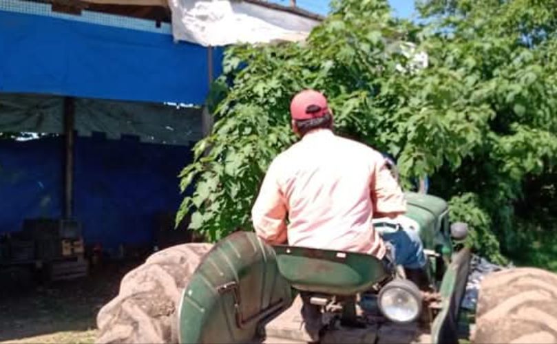 Tejerina trabajando el campo con pasión 