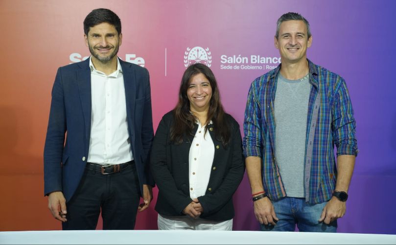 Veronica Rojas junto a Maxi Pullaro y Ciro Seisas