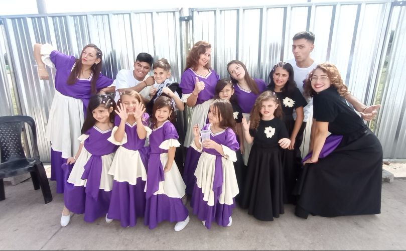 Flor Troncozo y su grupo