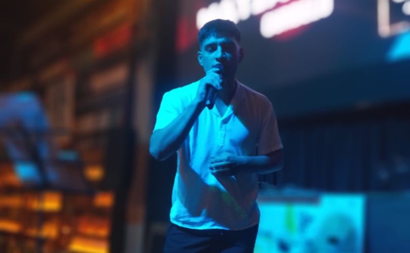 Matías Curbelo en el escenario