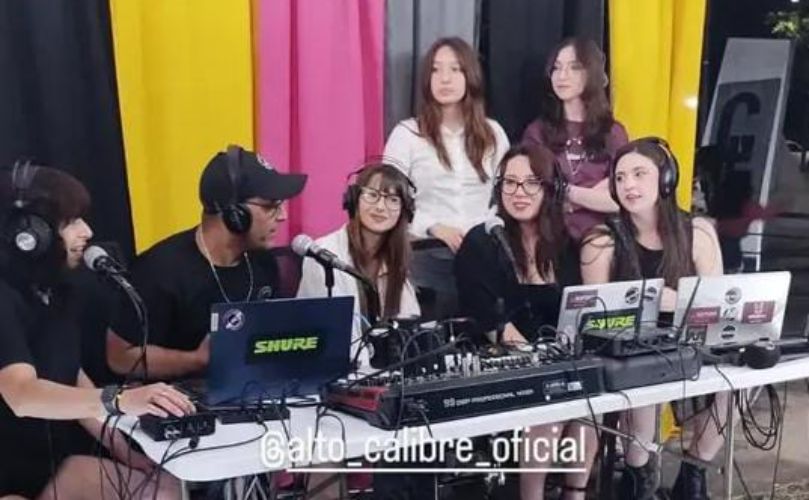 El equipo de 'Sin Filtro y Vos' con una banda que se lució en el evento