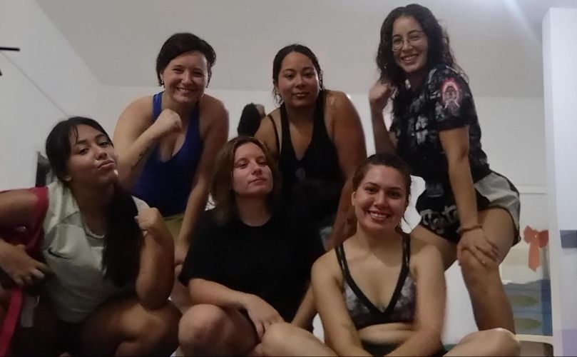 Flor Troncozo con sus alumnas