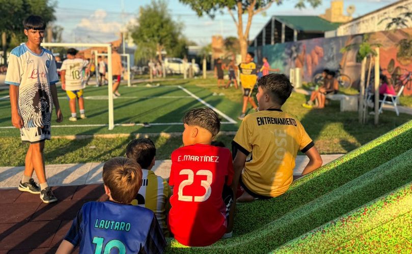 Jóvenes en el programa Plaza Activa