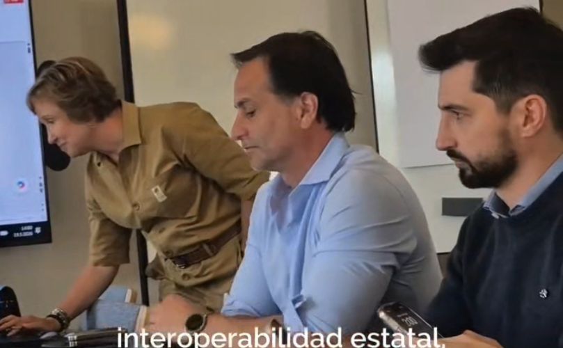 Esteban Ferri en plena reunión 