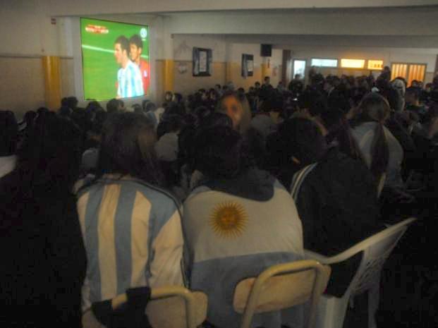 'Cuando era decana en la Facultad (Bioquímicas de la UNR) ponía un tele en el aula magna”, contó la 