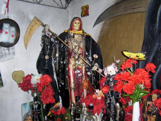 Además de San La Muerte se le llama Nuestro Señor de la Muerte, San Esqueleto