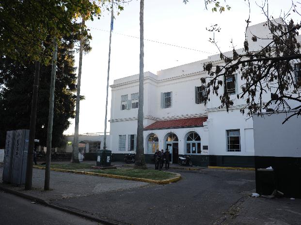 El Hospital Roque Sáenz Peña, en la zona sur, recibió a la víctima baleada en Vuelta de Obligado y F