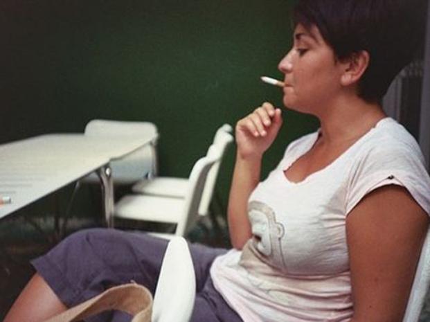 Fumar después de la menopausia acarrea numerosos inconvenientes a las mujeres.