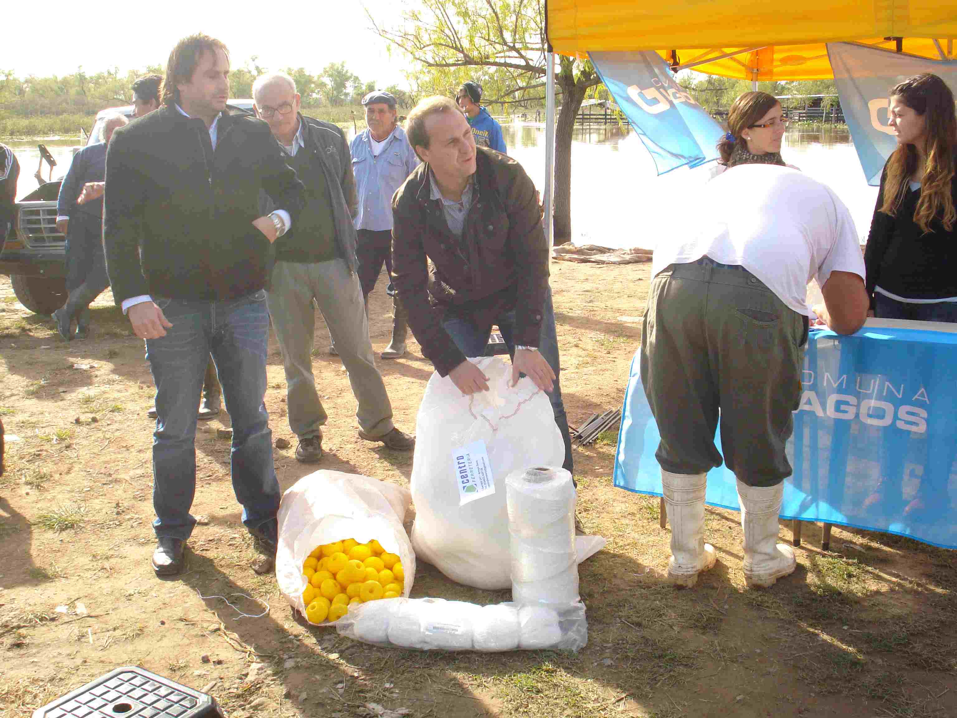 19 pescadores beneficiarios de elementos para la pesca