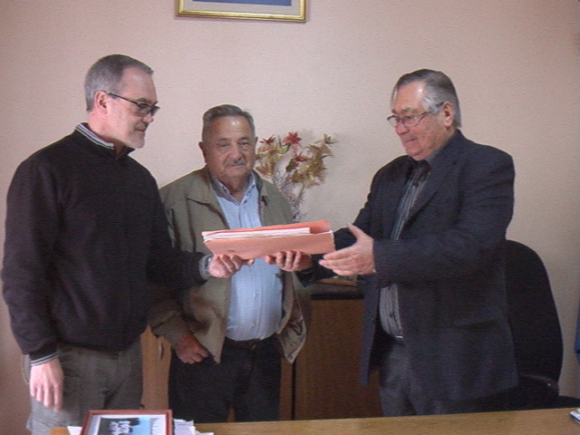 El presidente de comuna Oscar Ferri recibió a los vecinos en su despacho