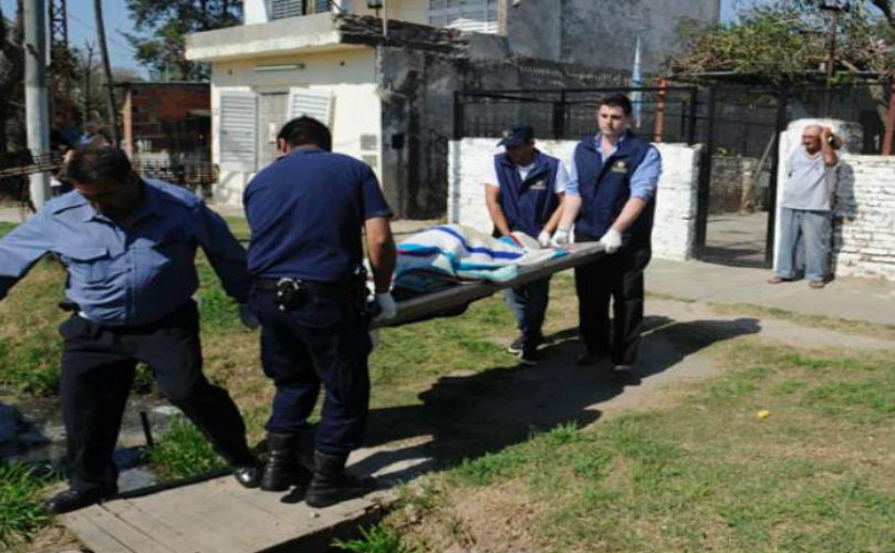 En la casa. El crimen ocurrió en una vivienda de Bouchard y Suárez, en el barrio de Nuevo Alberdi.