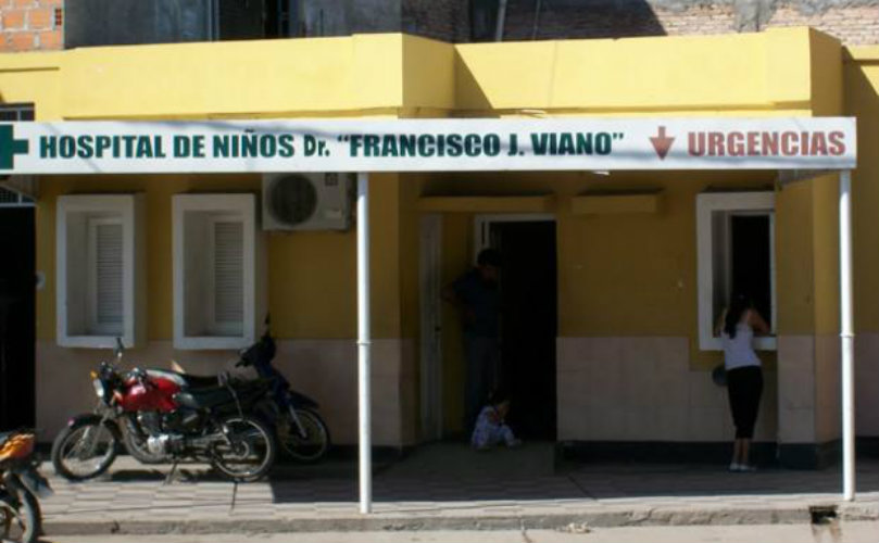 El nene fue llevado primero a la guardia del Hospital de Niños bandeño Francisco Viano.