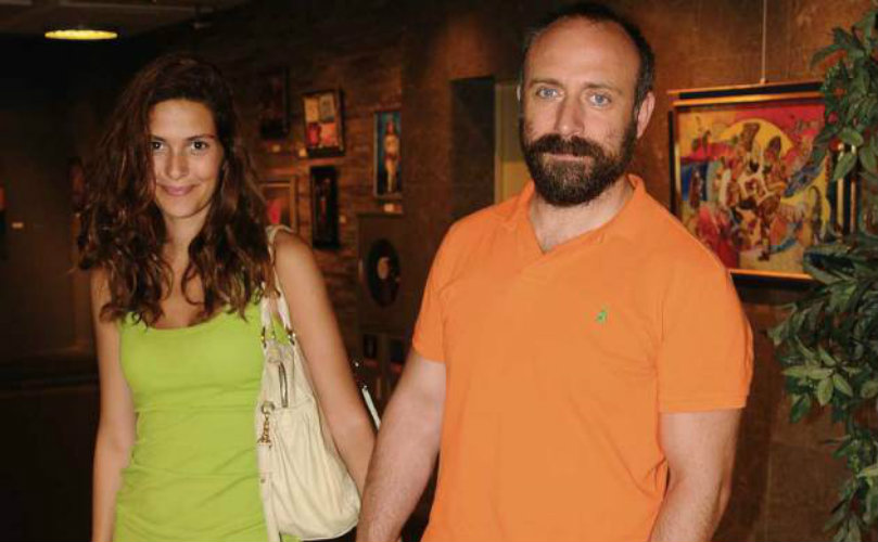  Bergüzar Korel (Sherezade) - Halit Ergenç (Onur) 