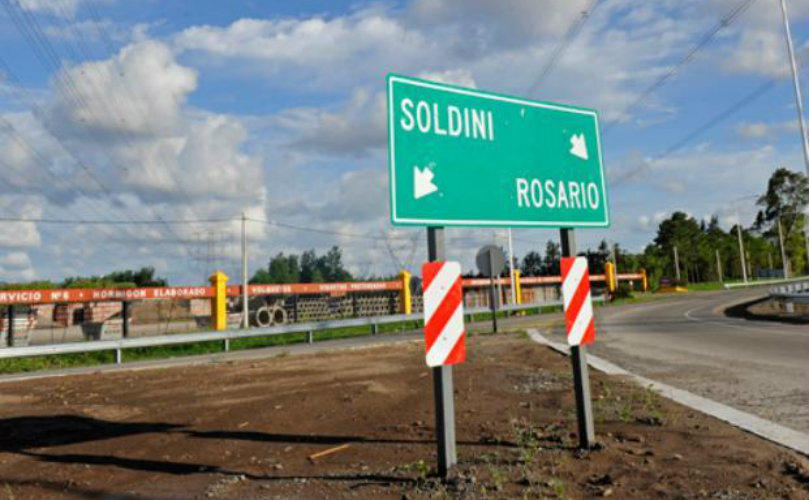 El cruce de las rutas nacional 33 y provincial 14. Cerca de allí la policía trabaja tras el hallazgo