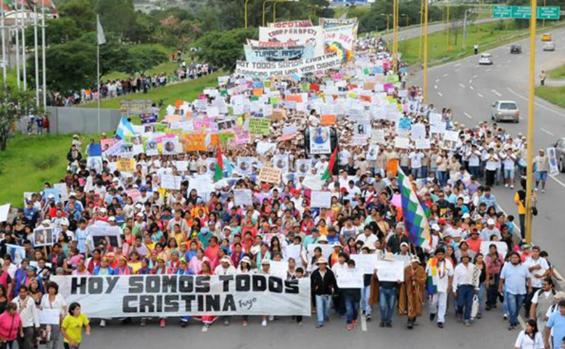 Una multitud manifestó: 'Hoy somos todos Cristina'