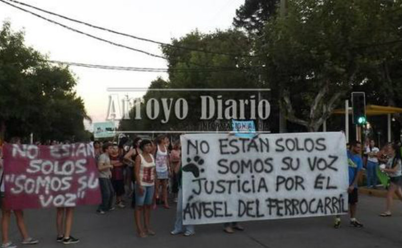 Primero partió solo un grupo de gente pero, a medida que avanzaba la manifestación, más personas se 