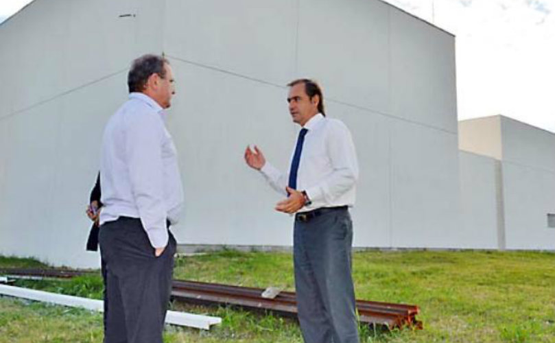 Supervisión. El presidente comunal y el ministro visitaron la construcción.