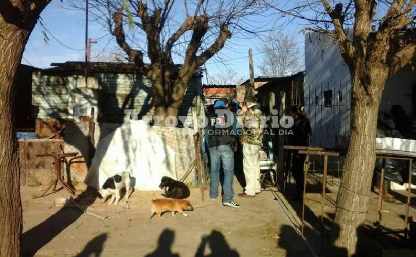 En el lugar. Autoridades policiales trabajan en Independencia al 1700