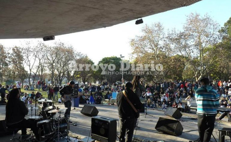 El anfiteatro municipal fue el espacio elegido para desarrollar la jornada solidaria por Thiago Cris