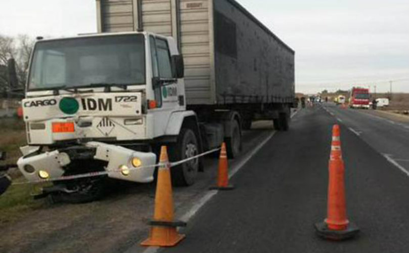 El tránsito permanece cortado totalmente a la altura del kilómetro 2