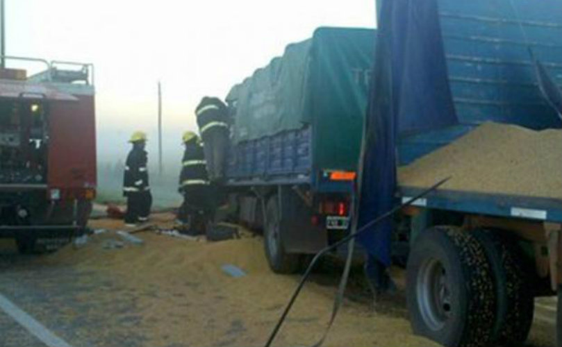 El tránsito en la ruta estuvo cortado durante toda la noche, pero a las 6 se reestableció. 