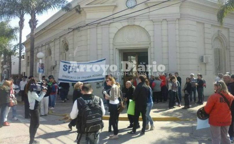 Así comenzaba a convocarse la gente en la esquina de Belgrano y 9 de Julio