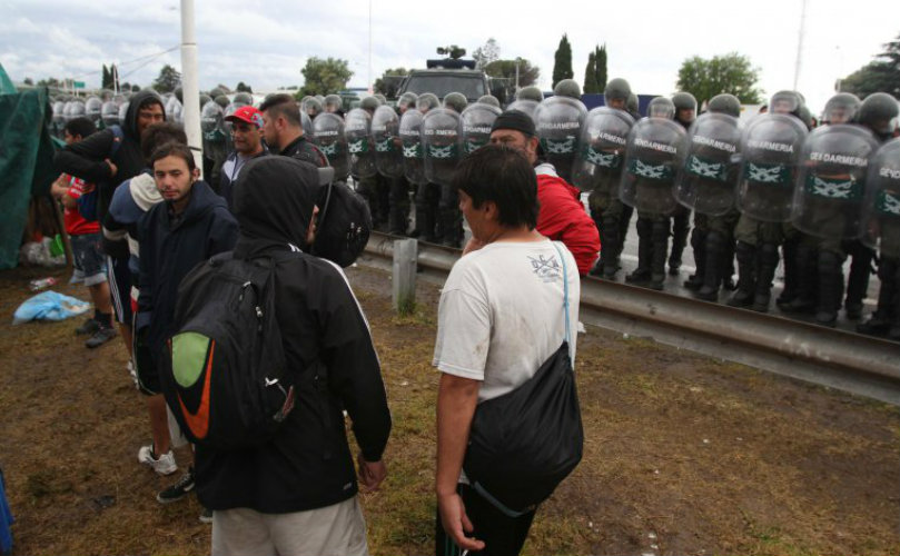 El trabajador le reclamó al presidente 'que venga y diga la verdad'