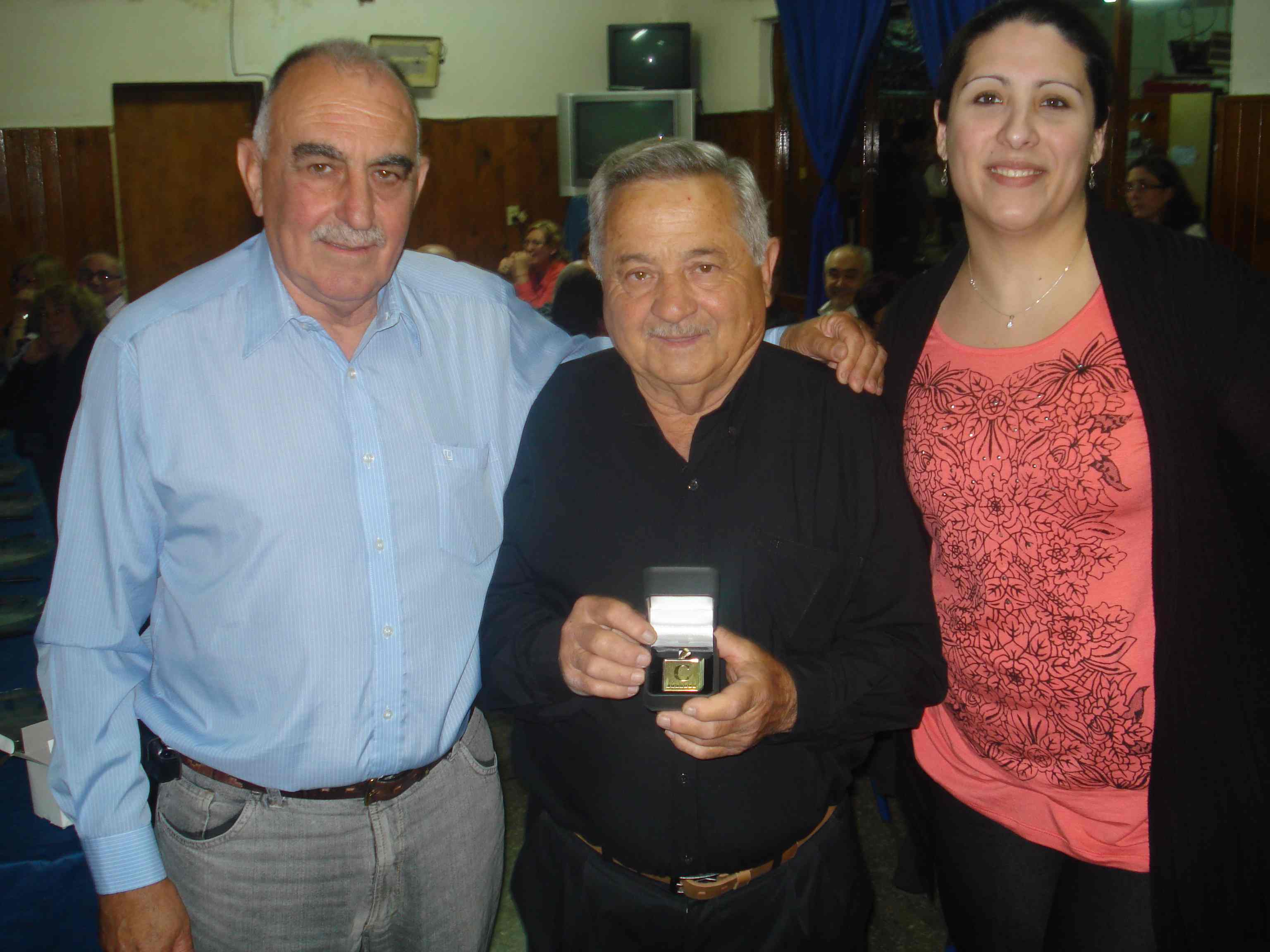 Alberto Di Naccio junto a referentes de la entidad