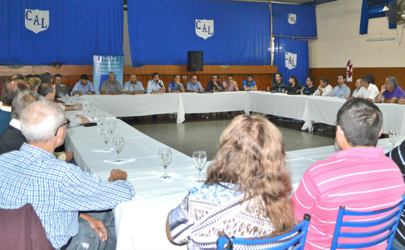 La reunión se realizó en el salón del club Libertad