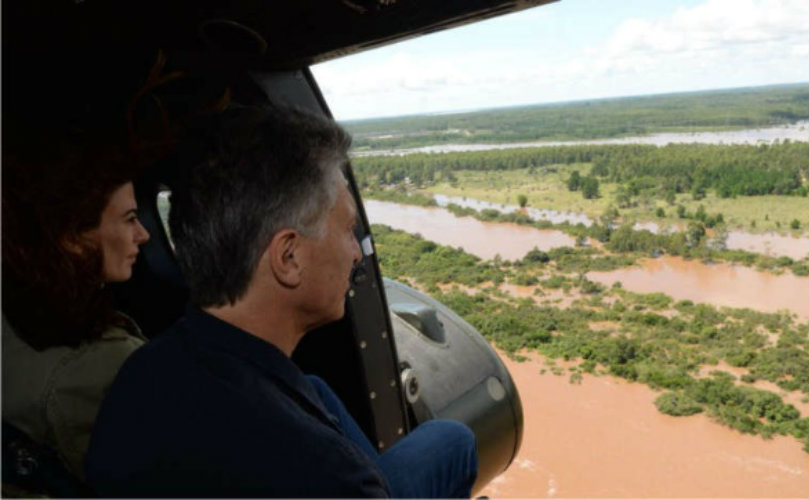 El presidente sobrevoló esta mañana las zonas inundadas para interiorizarse de la situación