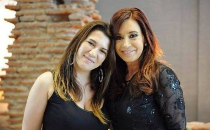 Cristina junto a Cynthia Garcia 