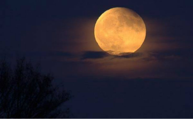 La luna vista desde General Lagos 