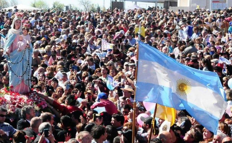 Una enorme cantidad de fieles se congregó en la ciudad bonaerense.