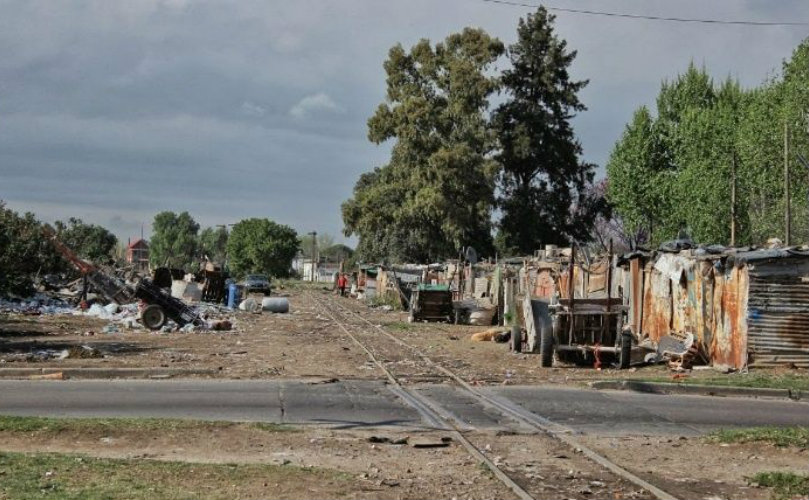 Según el informe, en Rosario hay 49.475 familias que viven en villas o asentamientos