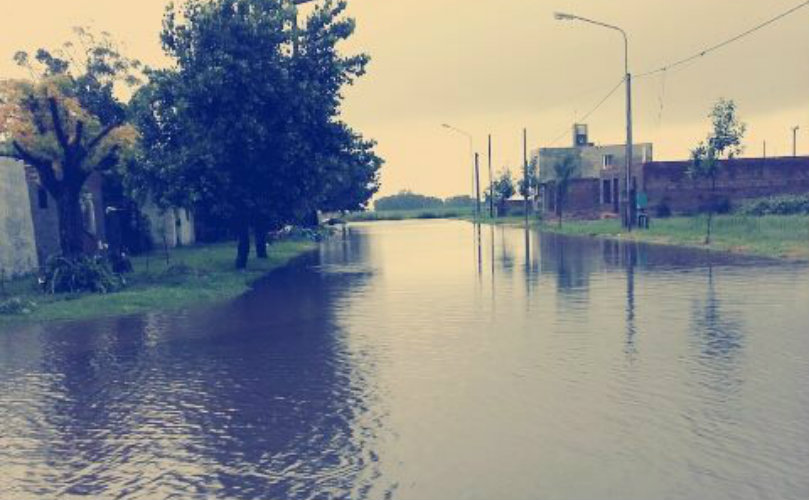 Inundación en Juan Domingo Perón y Córdoba 