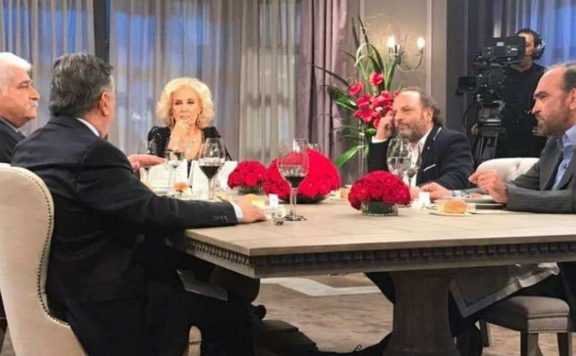 Tensión en la mesa de Mirtha