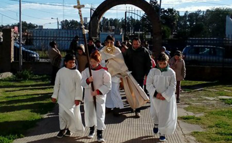 Procesión y misa