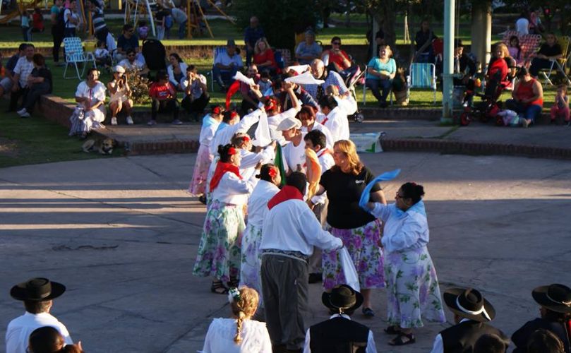 El grupo del Cottolengo Don Orione danzando en Pueblo Esther