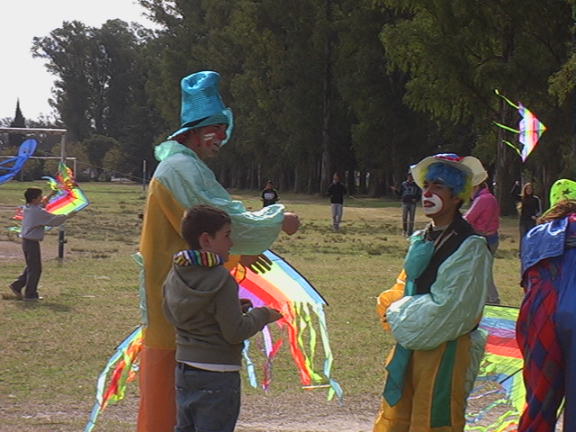 Los payasos siempre presentes en los eventos de la C.C.