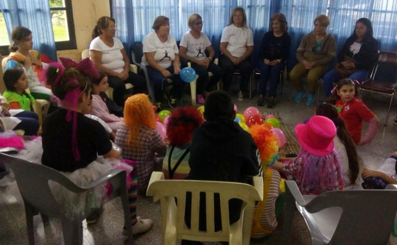 El encuentro se produjo en el centro de jubilados 