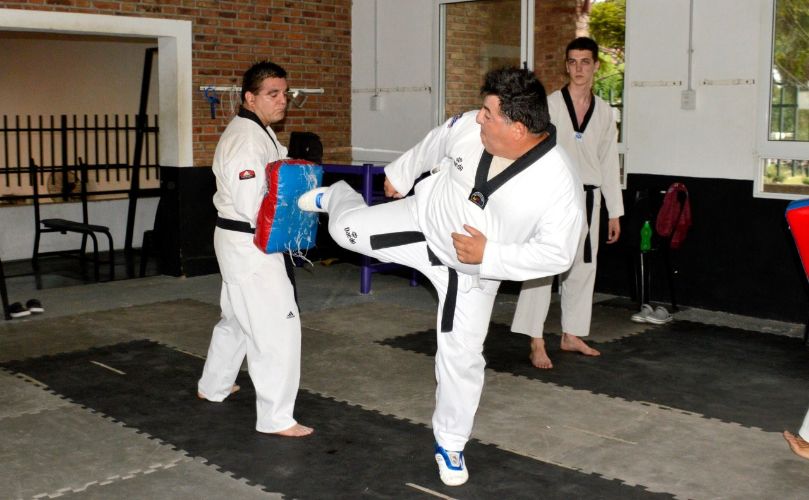 Escuela de Taekwondo Baek Ho Tigre Blanco 