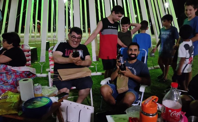 La despedida se realizó en el parque central 